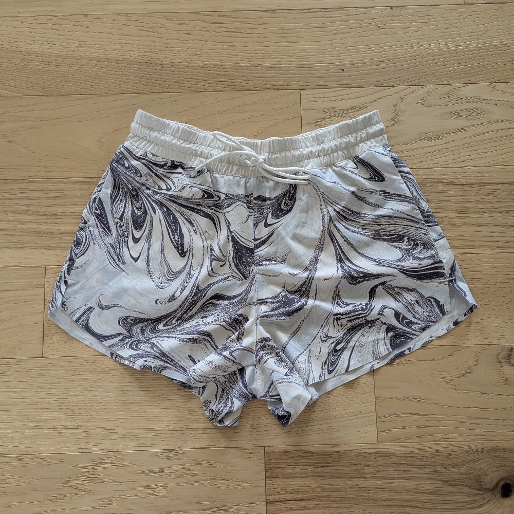 Athleta All Activity 3.5” Short Print Linerless Pockets